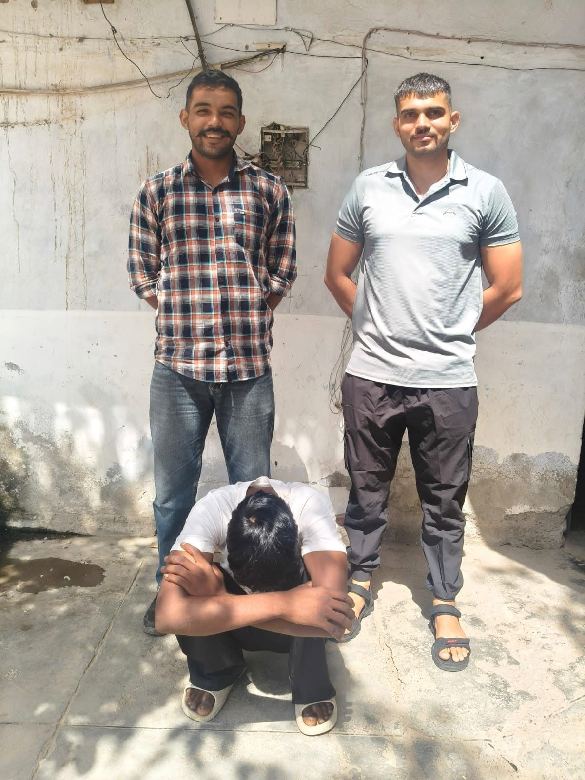 राशन डिपो से 5 क्विंटल गेहूं चोरी का वारदात सुलझी,आरोपी काबू