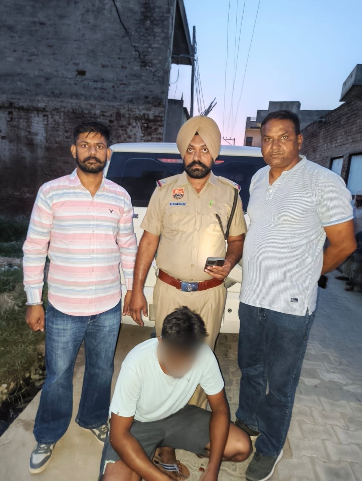 Two drug smugglers arrested with 15.140 grams of heroin in the Kalanwali area.