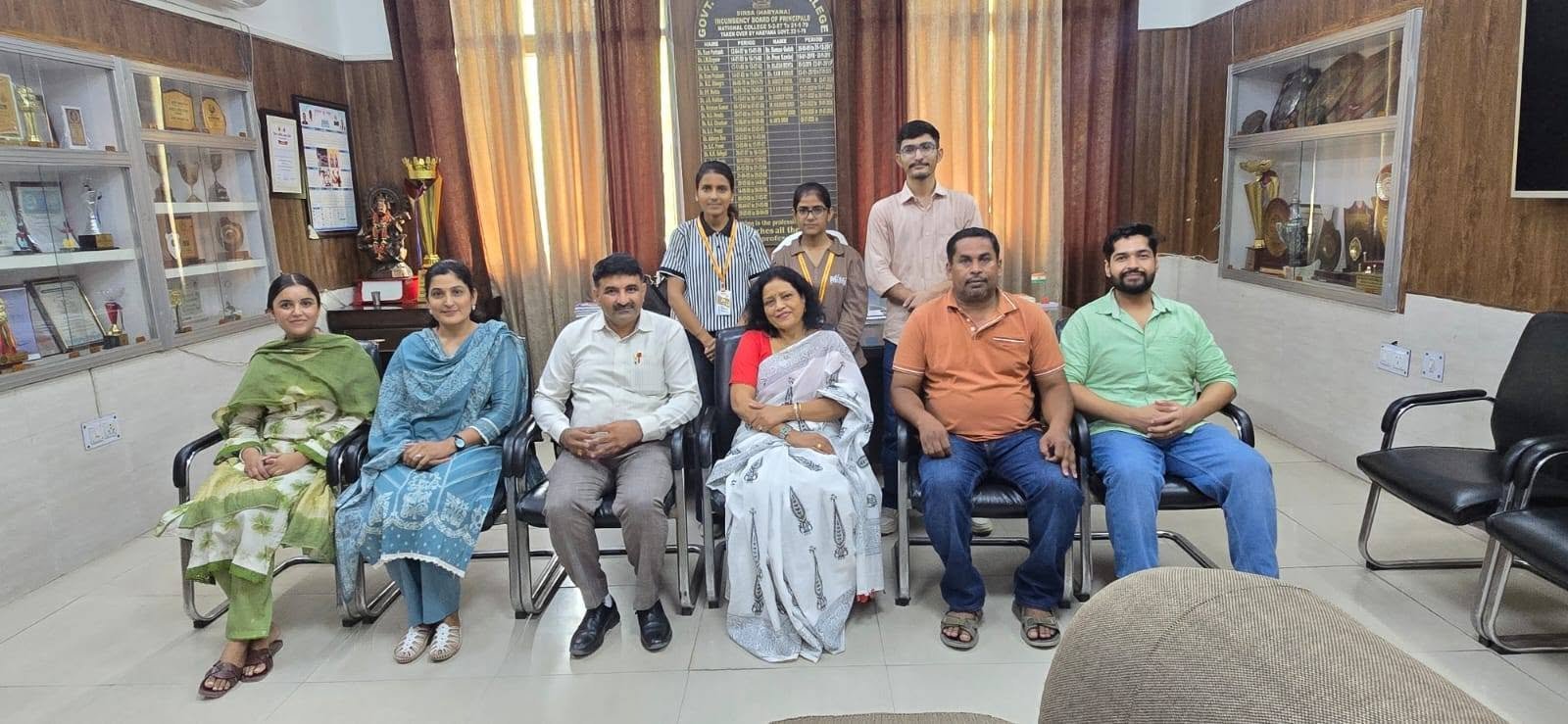 सिरसा राजकीय नेशनल महाविद्यालय के अर्थशास्त्र प्रथम वर्ष के विद्यार्थियों ने विश्वविद्यालय टॉप किया
