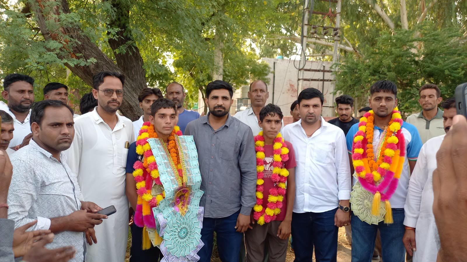 रामपुरा ढिल्लों के छात्र आर्यन ने 3000 मीटर दौड़ में राज्य में हासिल किया दूसरा स्थान, ग्रामीणों ने चोपटा और गांव में किया