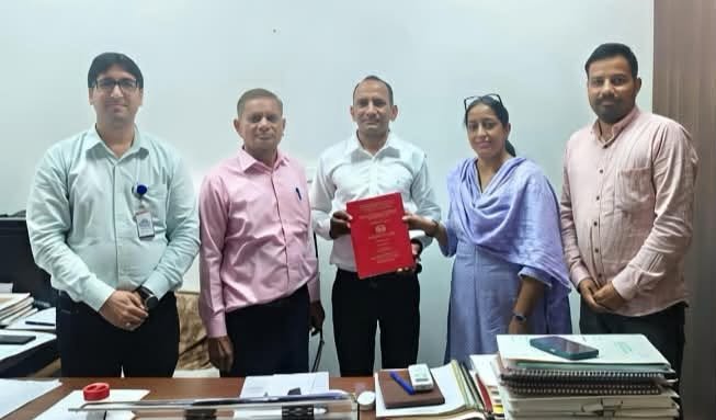 Rural Talent Shines: Dr. Anil Suthar, son of a farming family, earns his PhD; a wave of joy sweeps through the academic community and Chautala village.