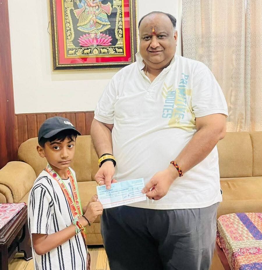 सिरसा के लाल रुद्राक्ष वर्मा ने ऑल इंडिया कराटे चैंपियनशिप में जीता कांस्य पदक, 'हारे का सहारा ट्रस्ट' ने 5100 रुपये देकर किया सम्मानित